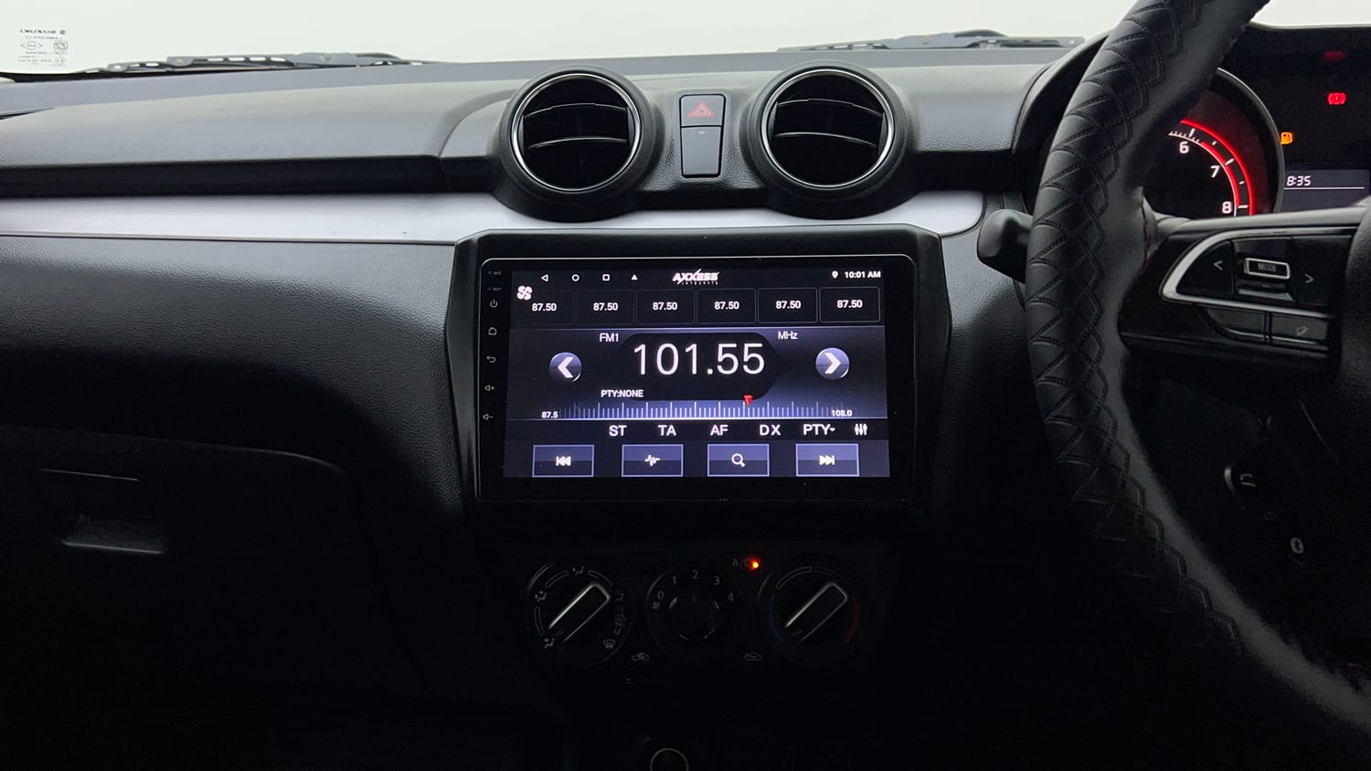 Used 2023 Maruti Suzuki Swift VXi Petrol Manual interior MUSIC SYSTEM & AC CONTROL VIEW