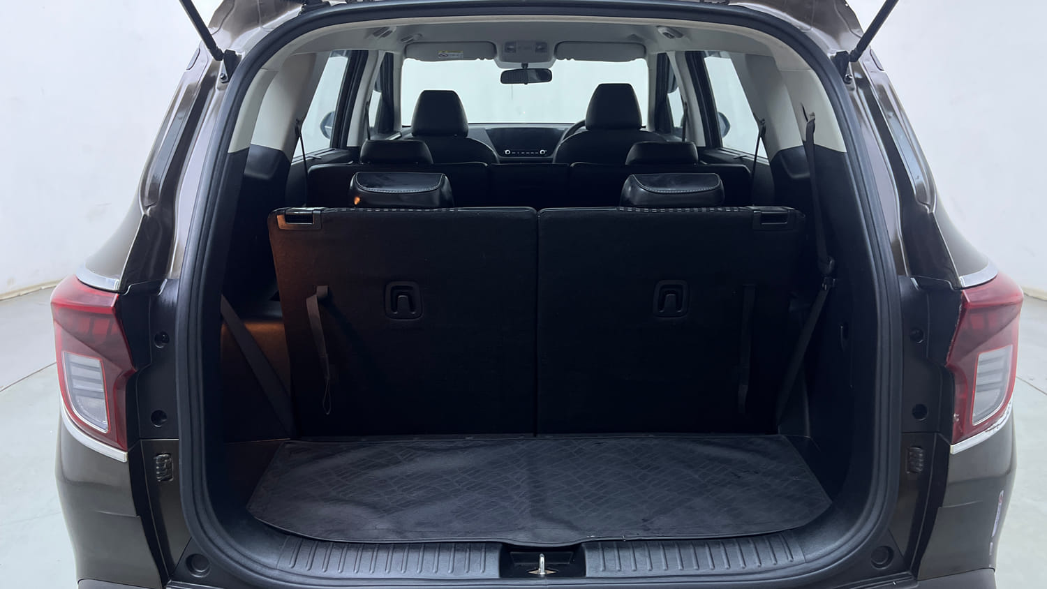 Used 2022 Kia Carens Prestige Plus 1.5 Diesel MT 7 STR Diesel Manual interior DICKY INSIDE VIEW