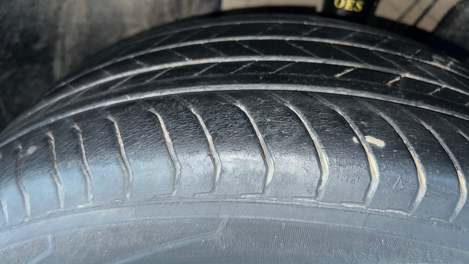 Used 2023 Skoda Kushaq Ambition 1.0L TSI MT Petrol Manual tyres LEFT FRONT TYRE TREAD VIEW