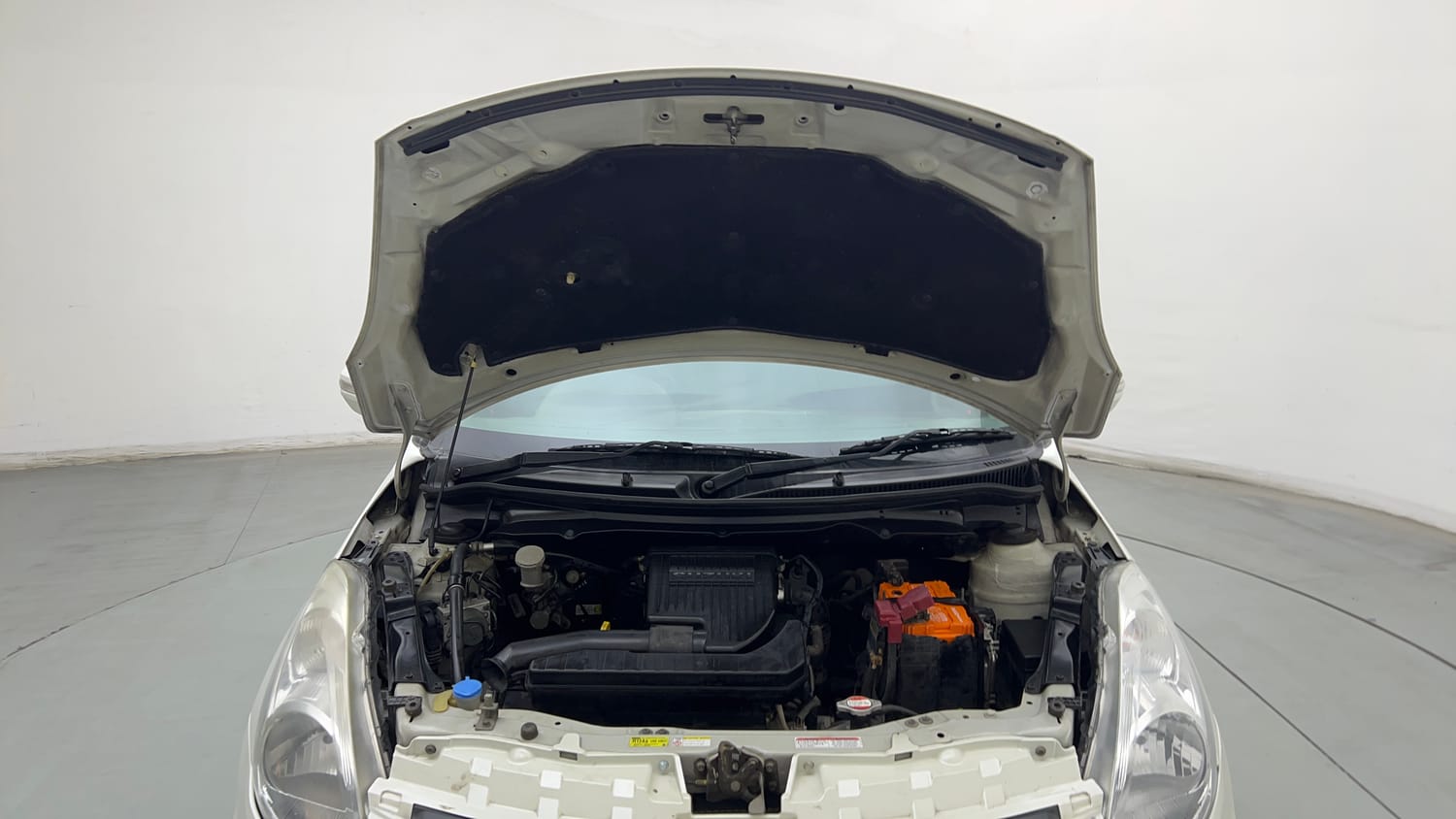 Used 2015 Maruti Suzuki Swift ZXi Petrol Manual engine ENGINE & BONNET OPEN FRONT VIEW