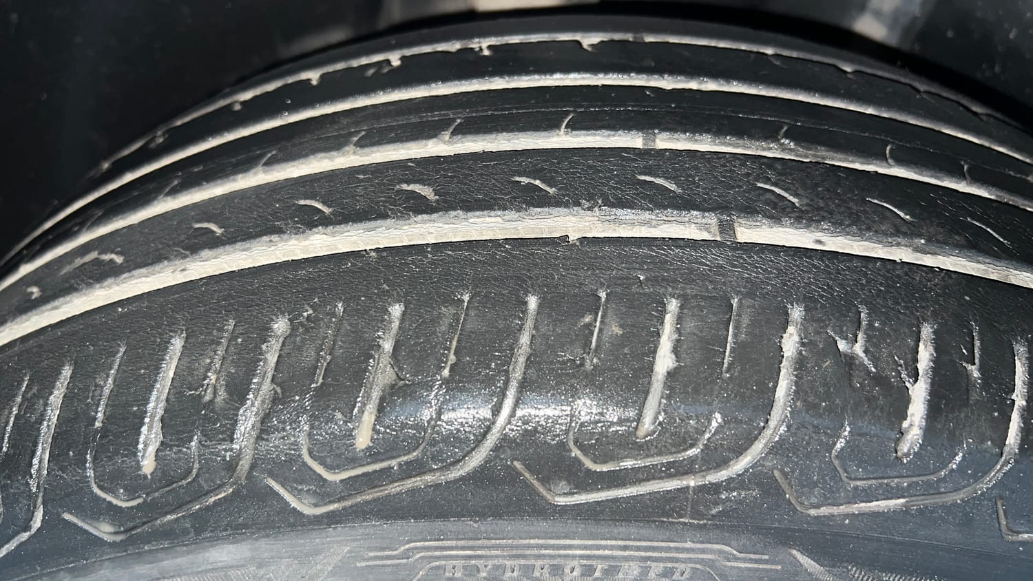 Used 2022 Volkswagen Taigun Highline 1.0 TSI MT Petrol Manual tyres RIGHT REAR TYRE TREAD VIEW