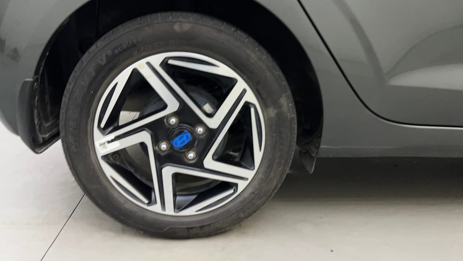 Used 2025 Hyundai Grand i10 Nios Asta 1.2 Kappa AMT Petrol Automatic tyres RIGHT REAR TYRE RIM VIEW