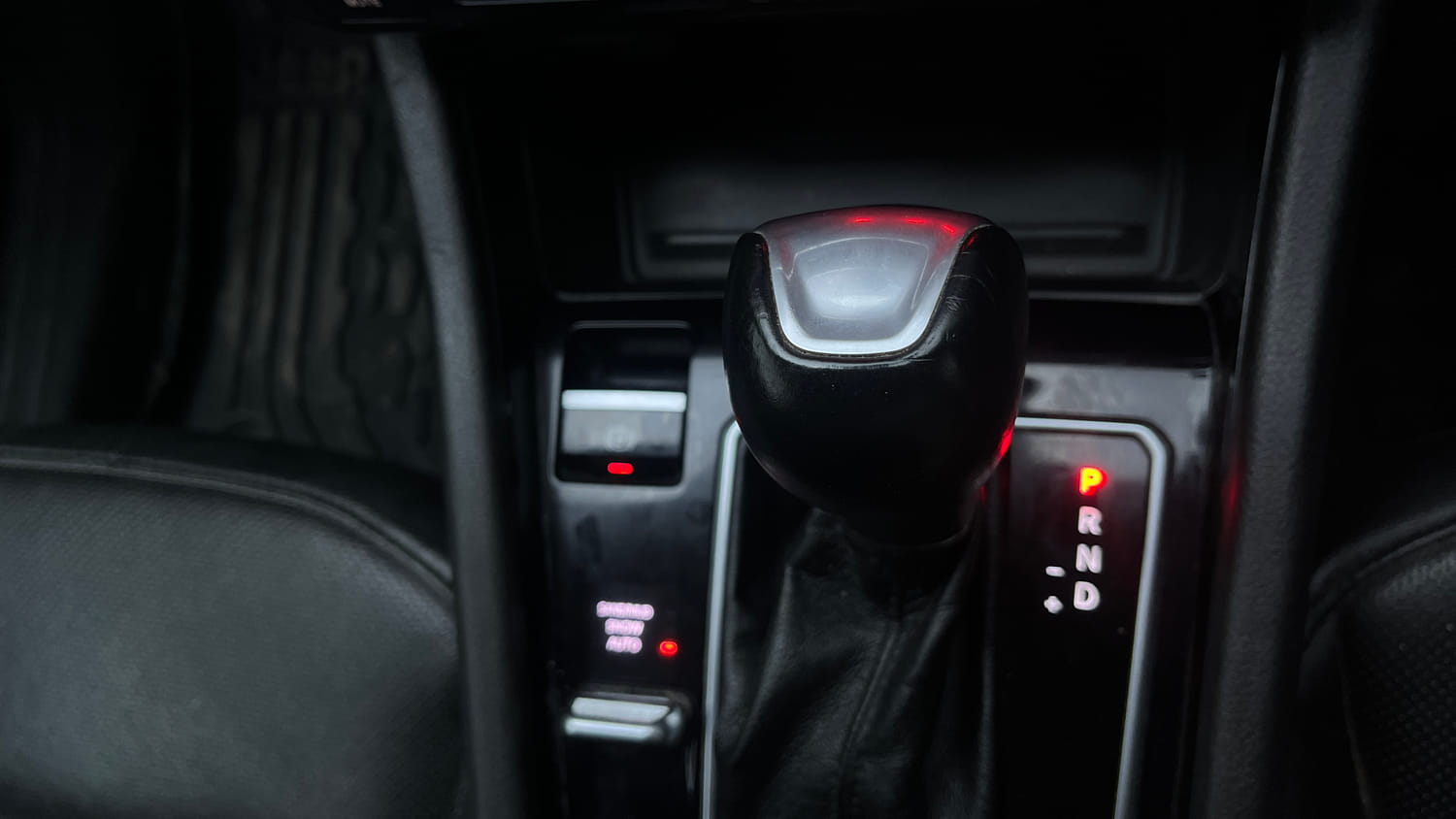 Used 2022 Jeep Compass Model S (O) Diesel 4x4 AT Diesel Automatic interior GEAR  KNOB VIEW