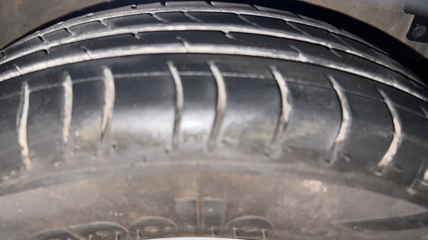Used 2013 Hyundai i10 Sportz 1.2 Kappa2 Petrol Manual tyres RIGHT FRONT TYRE TREAD VIEW