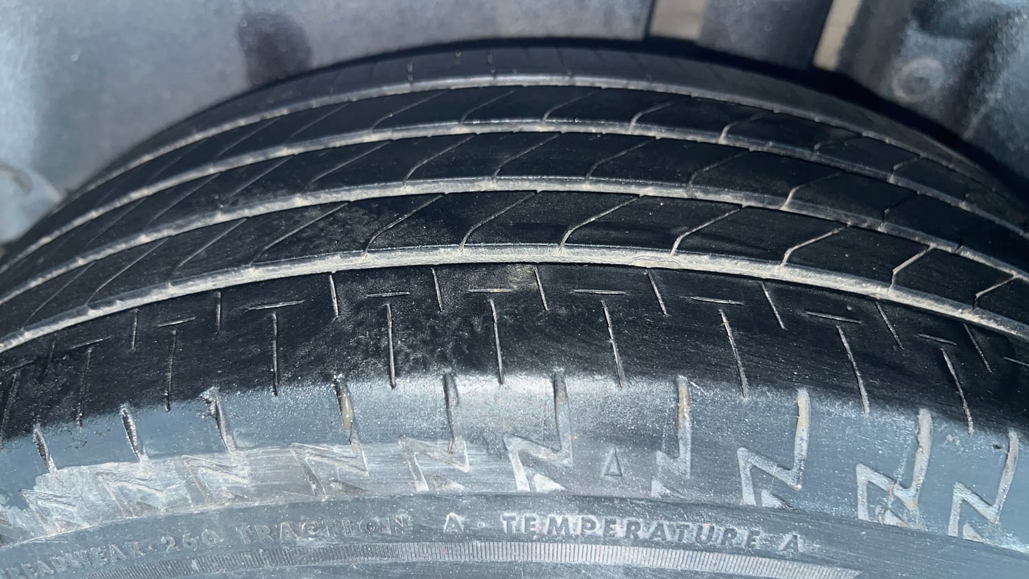 Used 2015 Maruti Suzuki Swift ZXi Petrol Manual tyres LEFT REAR TYRE TREAD VIEW