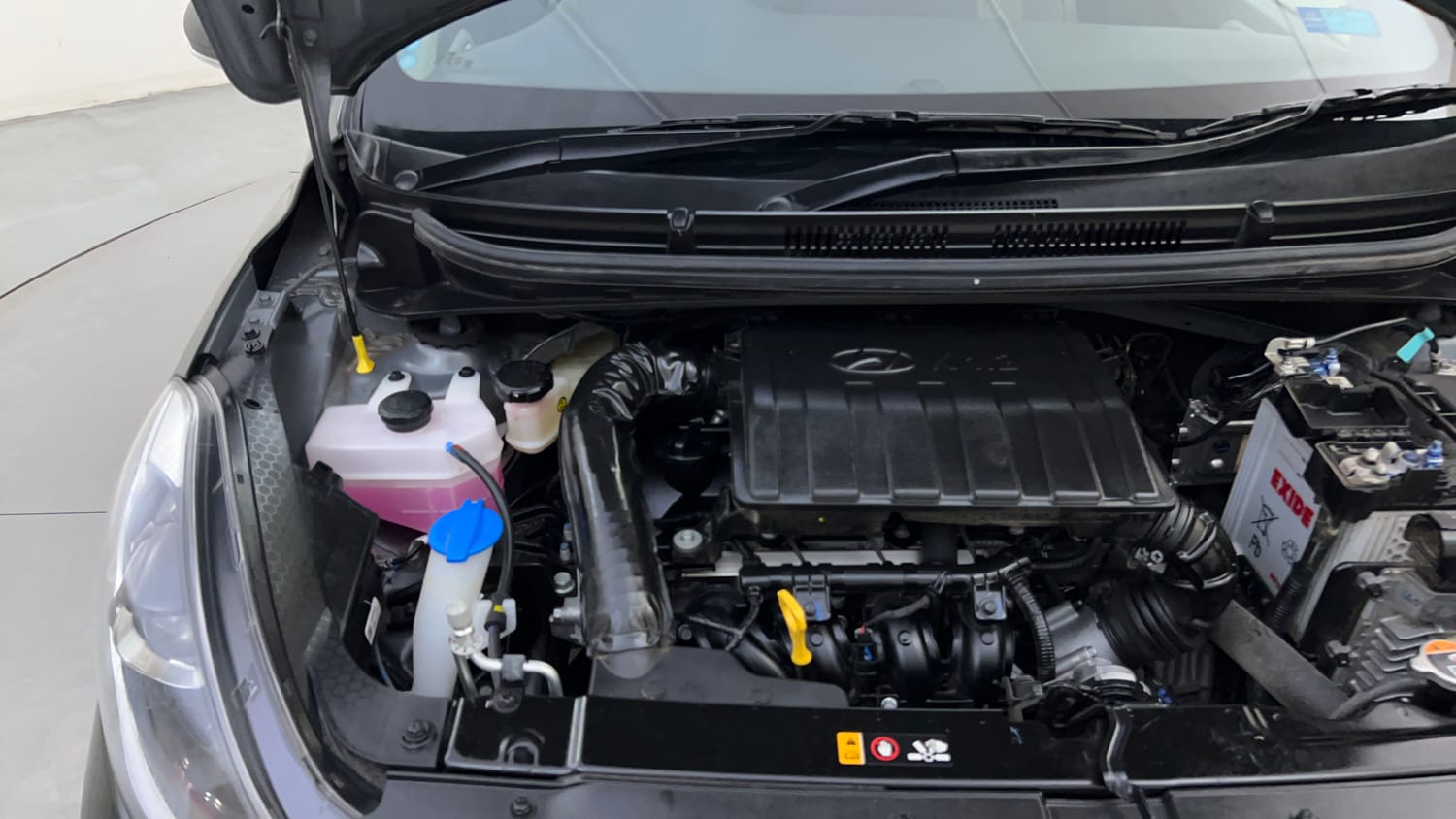 Used 2025 Hyundai Grand i10 Nios Asta 1.2 Kappa AMT Petrol Automatic engine ENGINE RIGHT SIDE HINGE & APRON VIEW