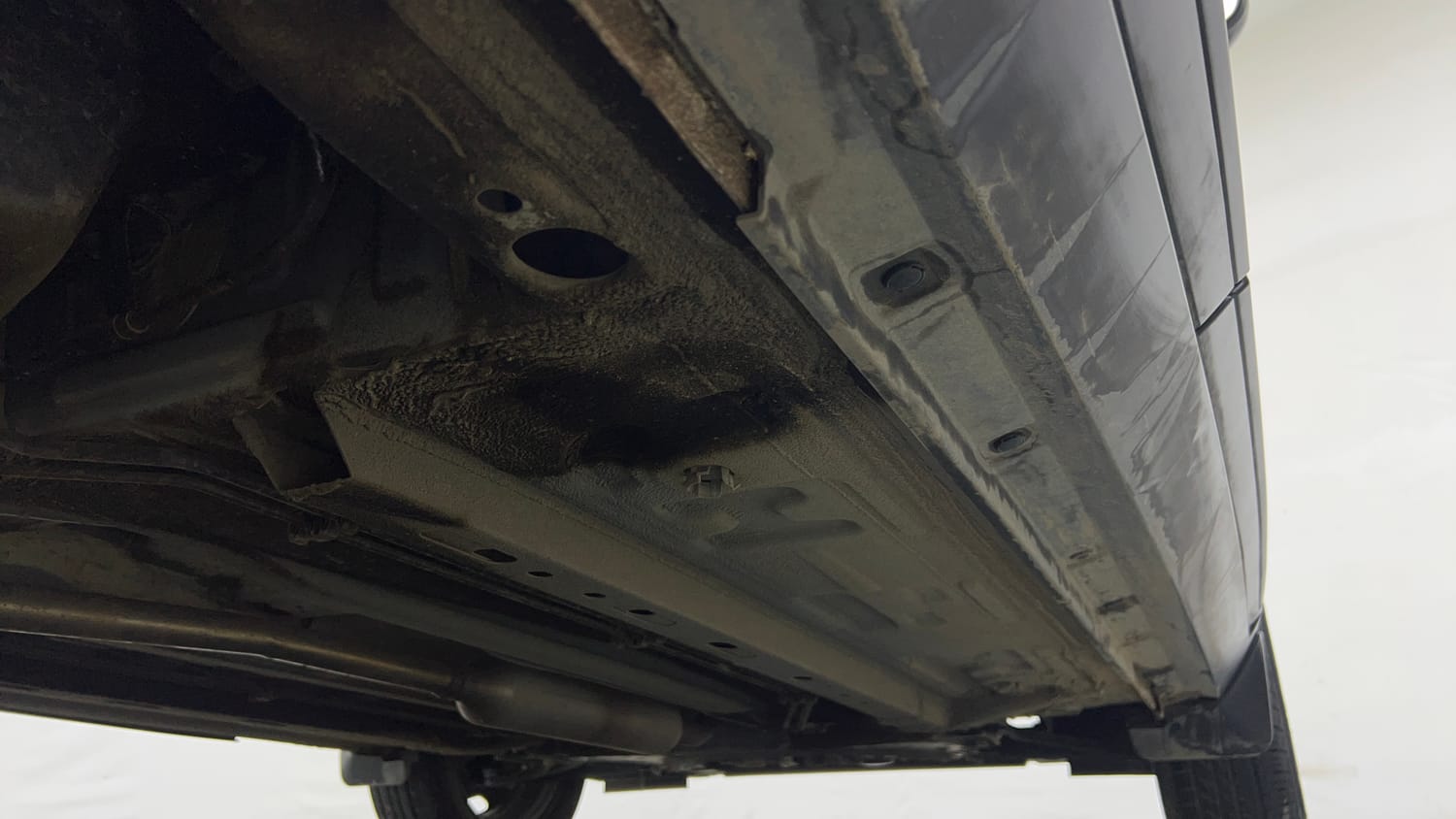 Used 2024 Nissan Magnite XE Petrol Manual extra REAR RIGHT UNDERBODY VIEW