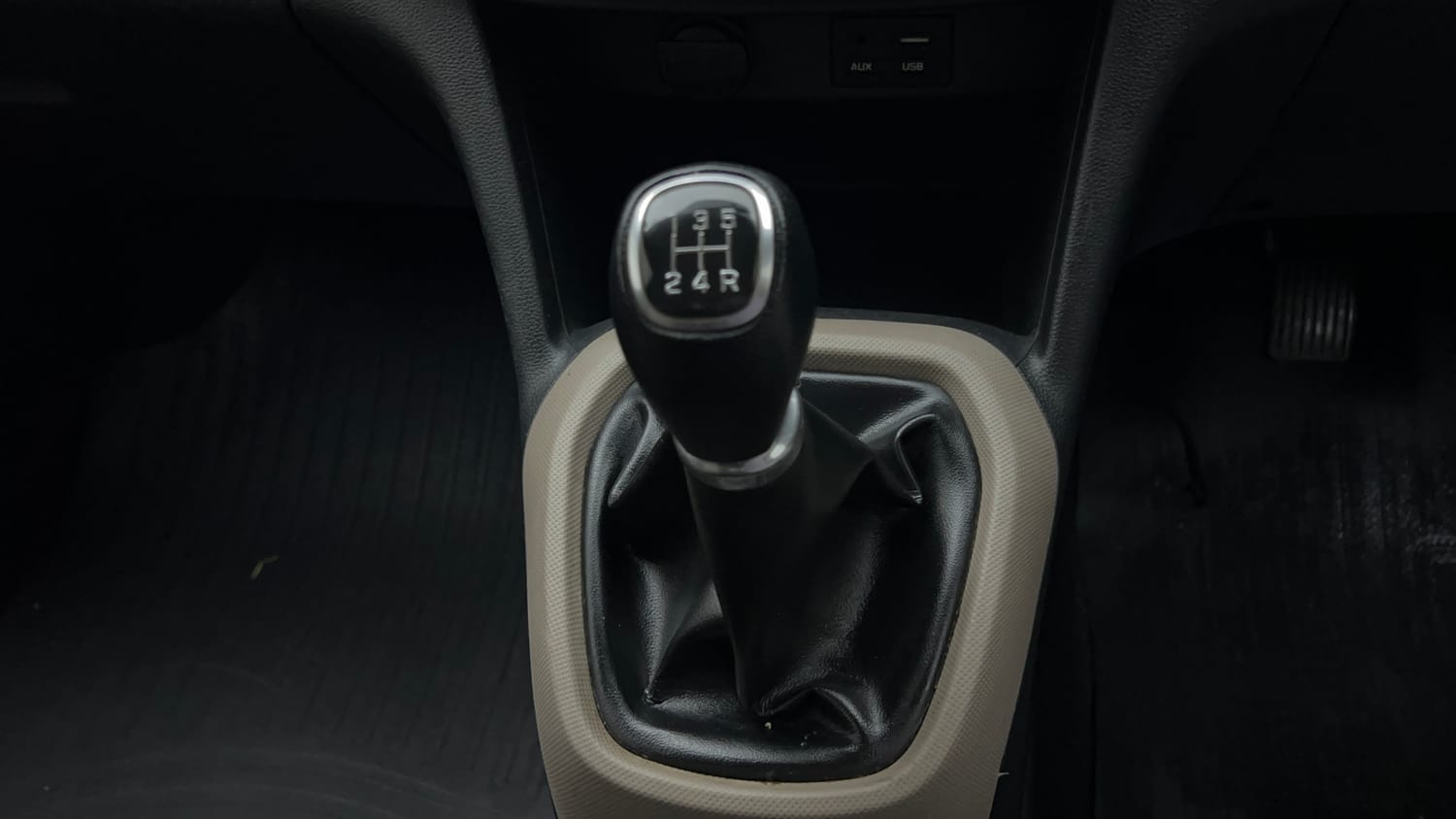 Used 2017 Hyundai Grand i10 Sportz 1.2 Kappa VTVT Petrol Manual interior GEAR  KNOB VIEW