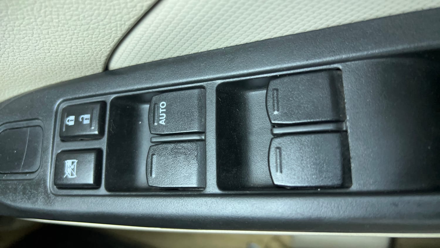 Used 2021 Maruti Suzuki Celerio VXi AMT Petrol Automatic top_features Power windows