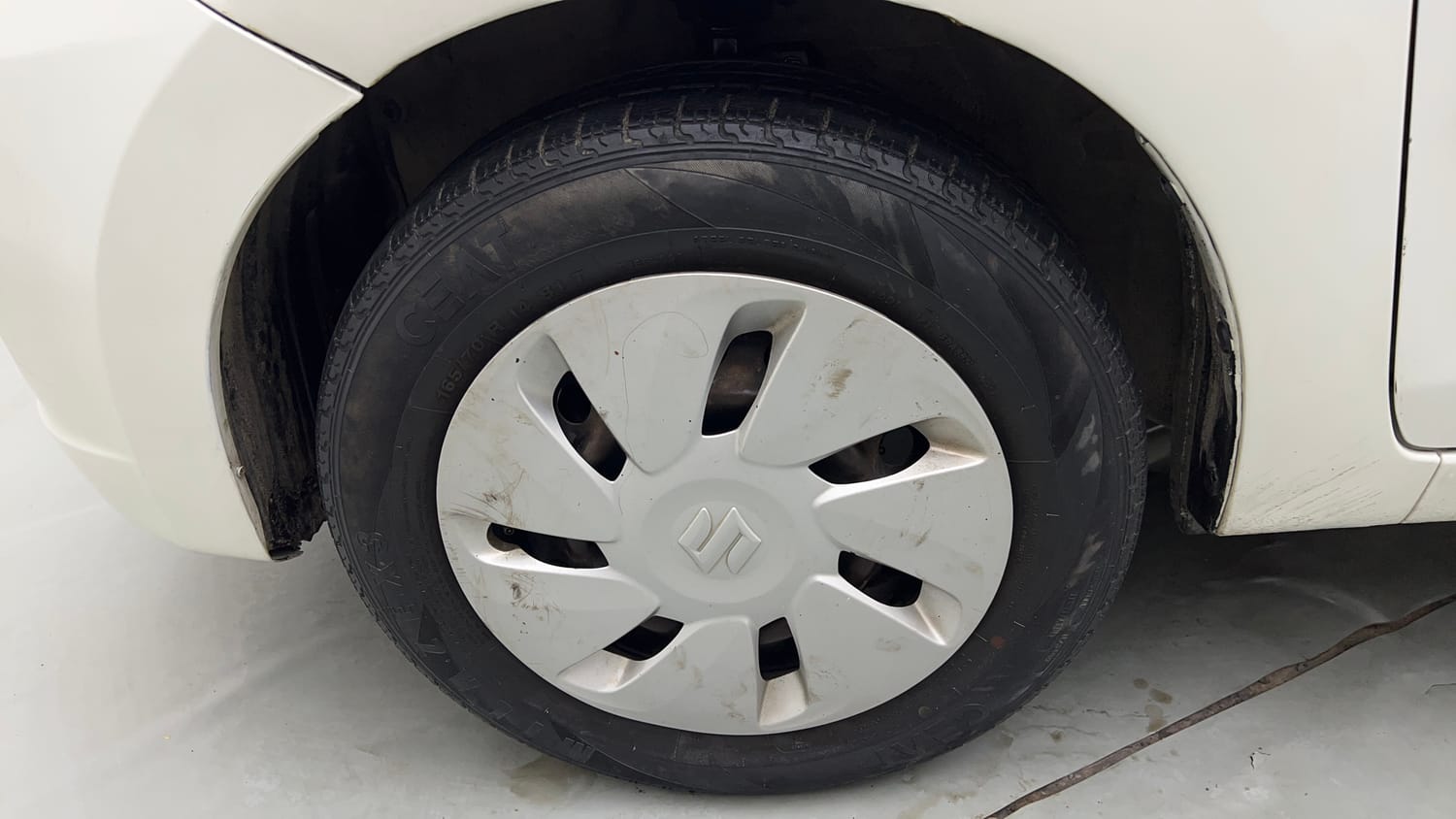 Used 2015 Maruti Suzuki Celerio VXi AMT Petrol Automatic tyres LEFT FRONT TYRE RIM VIEW
