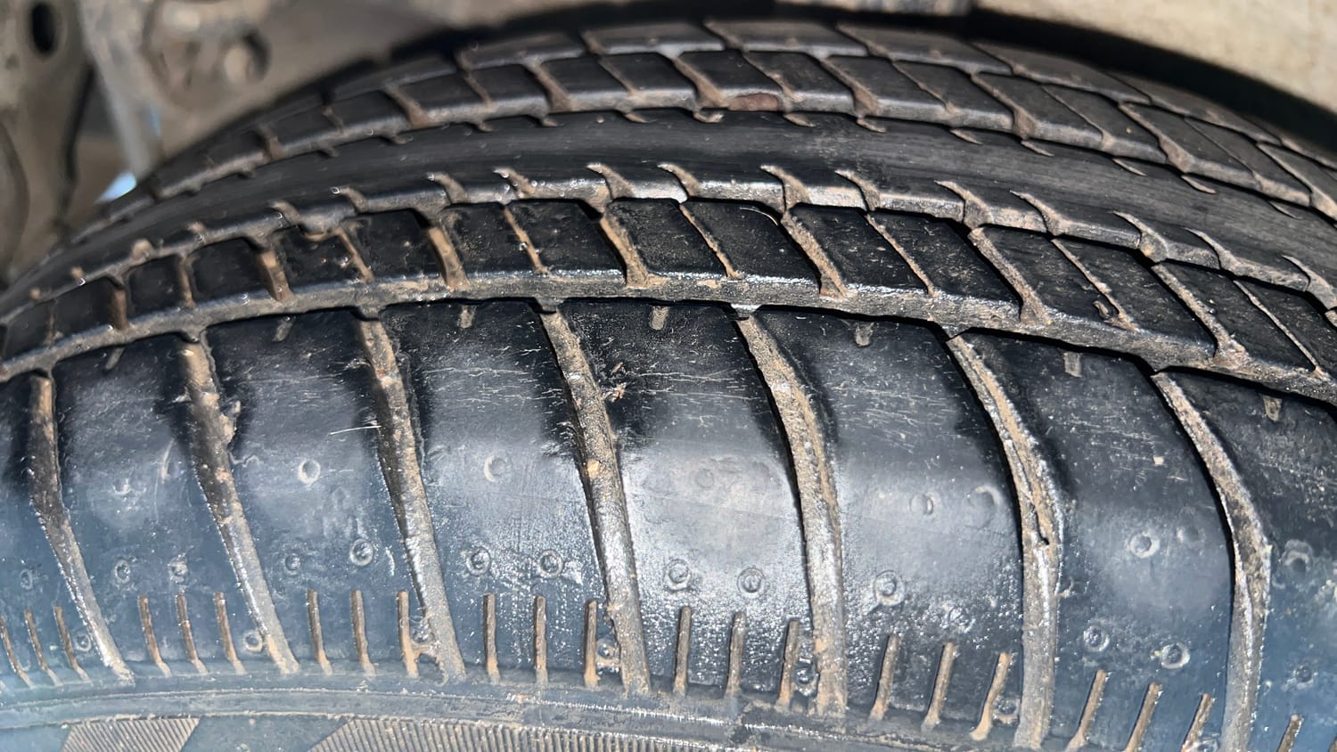 Used 2021 Maruti Suzuki Celerio VXi AMT Petrol Automatic tyres RIGHT REAR TYRE TREAD VIEW