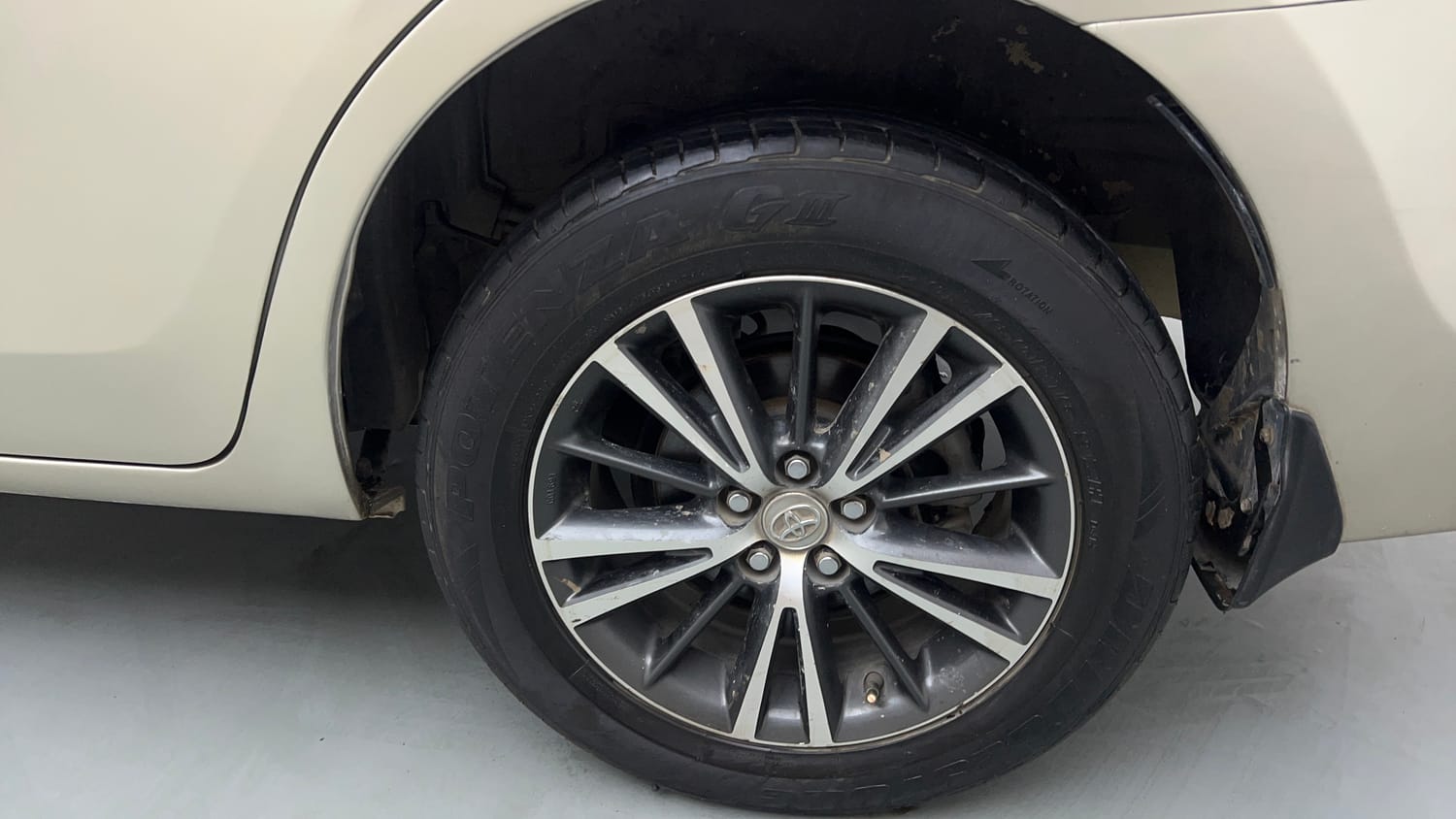 Used 2017 Toyota Corolla Altis VL CVT Petrol Petrol Automatic tyres LEFT REAR TYRE RIM VIEW