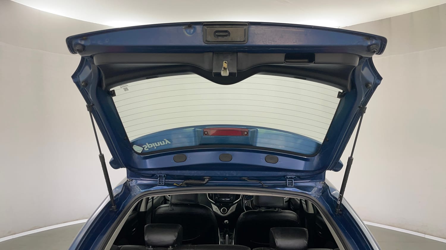 Used 2017 Maruti Suzuki Baleno Delta 1.2 Petrol Manual interior DICKY DOOR OPEN VIEW