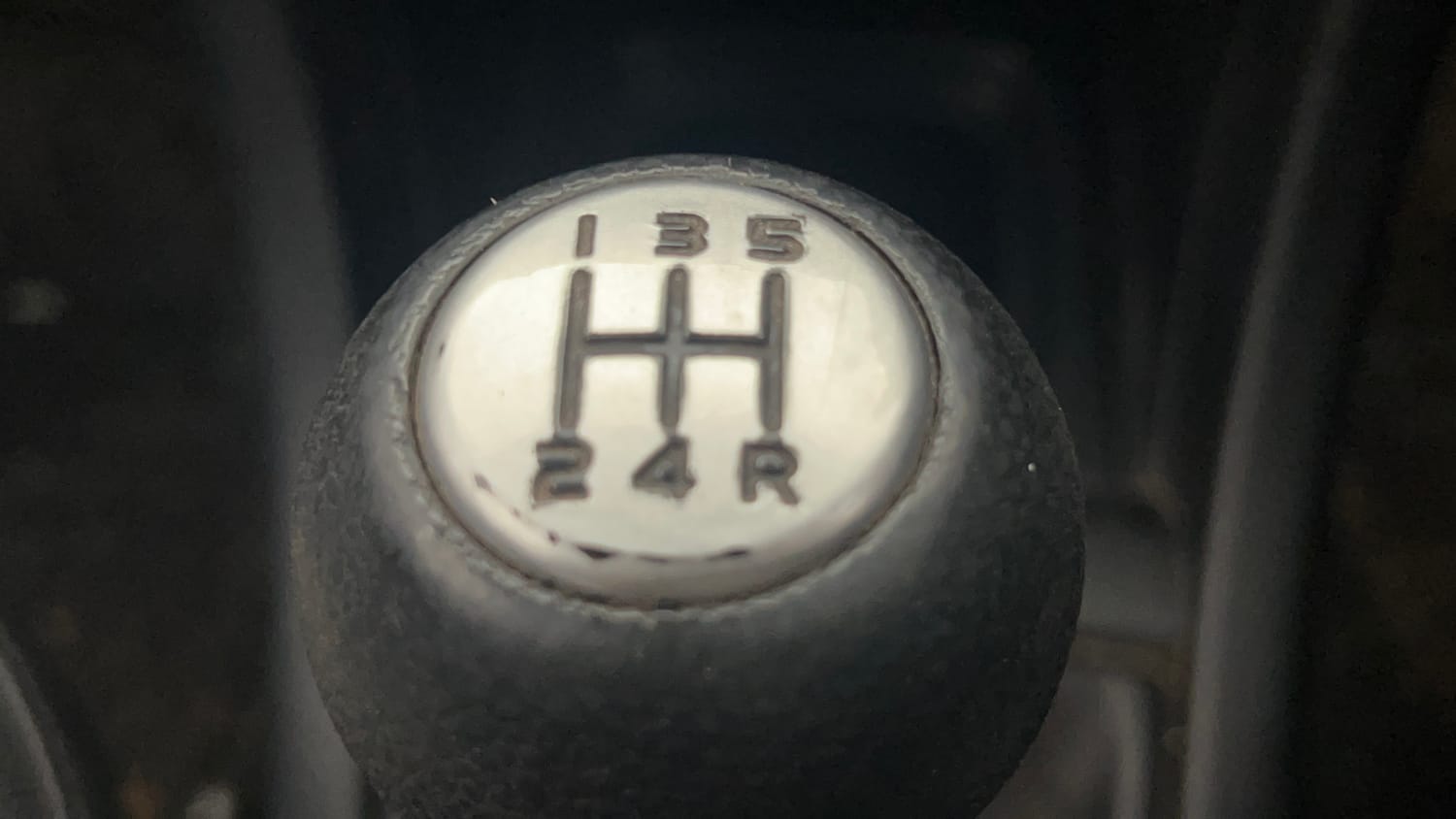 Used 2016 Maruti Suzuki Swift VXi Petrol Manual interior GEAR  KNOB VIEW
