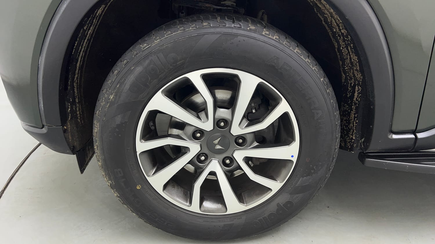 Used 2023 Mahindra Scorpio N Z8 Petrol AT 7 STR Petrol Automatic tyres LEFT FRONT TYRE RIM VIEW