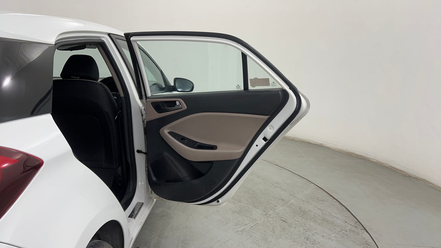 Used 2017 Hyundai Elite i20 Magna 1.2 Petrol Manual interior RIGHT REAR DOOR OPEN VIEW