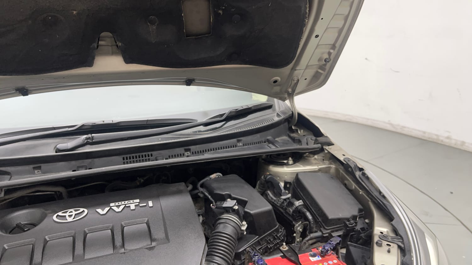 Used 2017 Toyota Corolla Altis VL CVT Petrol Petrol Automatic engine ENGINE LEFT SIDE HINGE & APRON VIEW