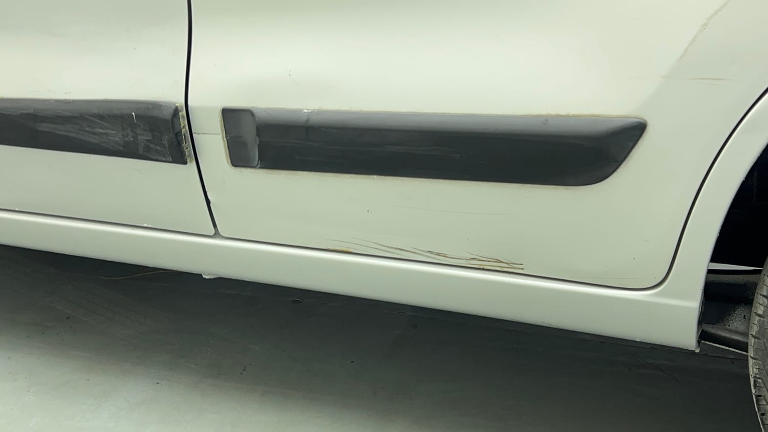 Used 2013 Maruti Suzuki Wagon R VXI Petrol Manual dents MINOR DENT