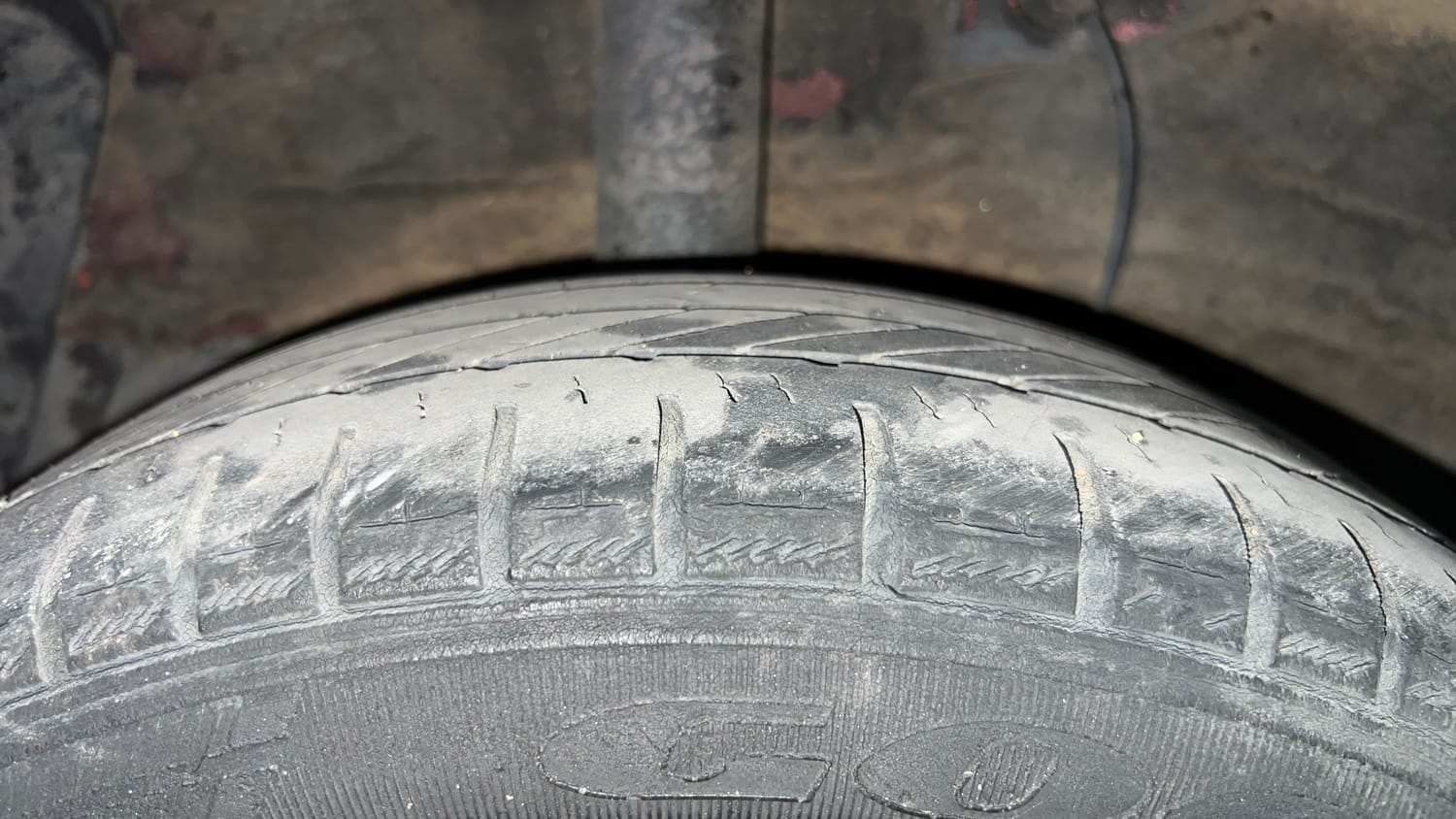 Used 2018 Hyundai Grand i10 Asta 1.2 Kappa VTVT Petrol Manual tyres RIGHT REAR TYRE TREAD VIEW