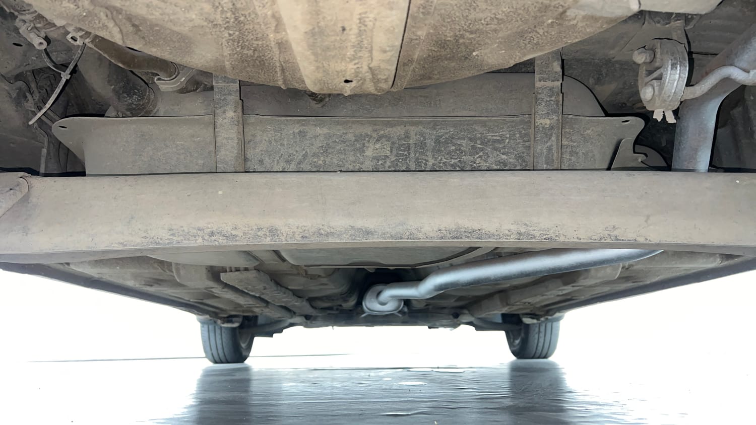 Used 2018 Hyundai Grand i10 Asta 1.2 Kappa VTVT Petrol Manual extra REAR UNDERBODY VIEW (TAKEN FROM REAR)