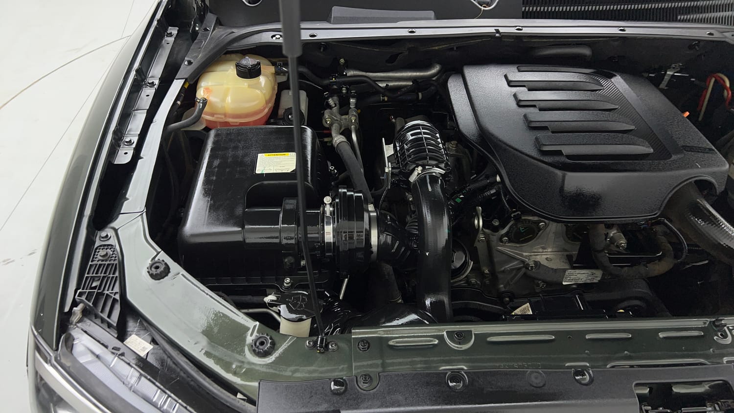 Used 2023 Mahindra Scorpio N Z8 Petrol AT 7 STR Petrol Automatic engine ENGINE RIGHT SIDE VIEW