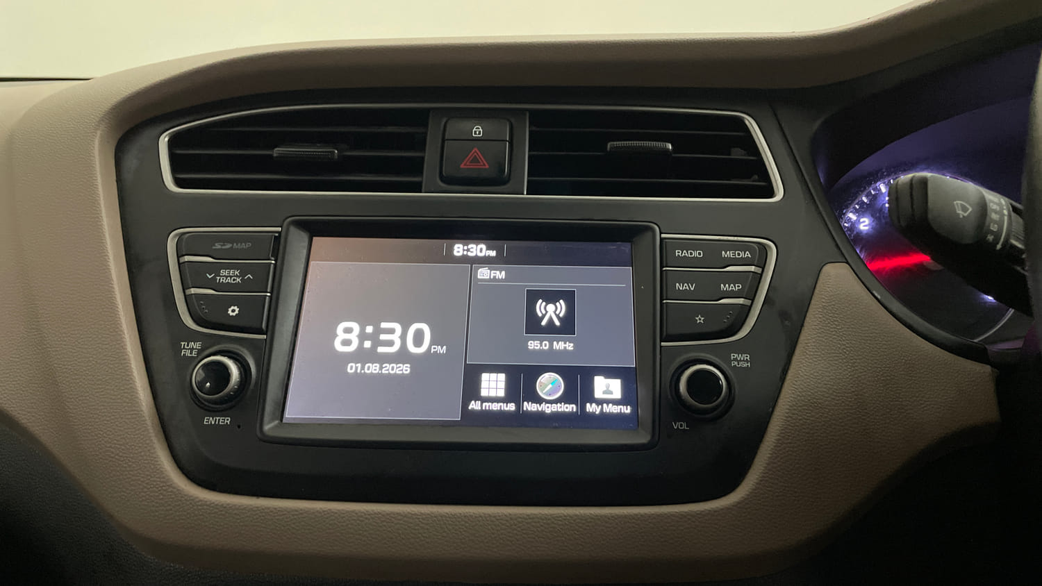 Used 2019 Hyundai Elite i20 Sportz Plus 1.2 Petrol Manual top_features Touch screen infotainment system