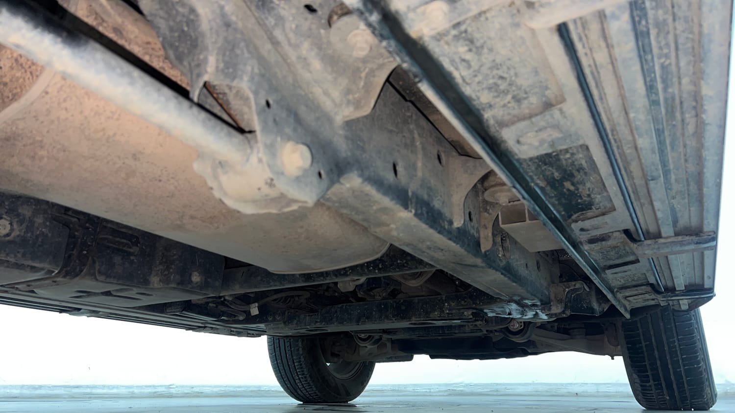 Used 2023 Mahindra Scorpio N Z8 Petrol AT 7 STR Petrol Automatic extra REAR RIGHT UNDERBODY VIEW