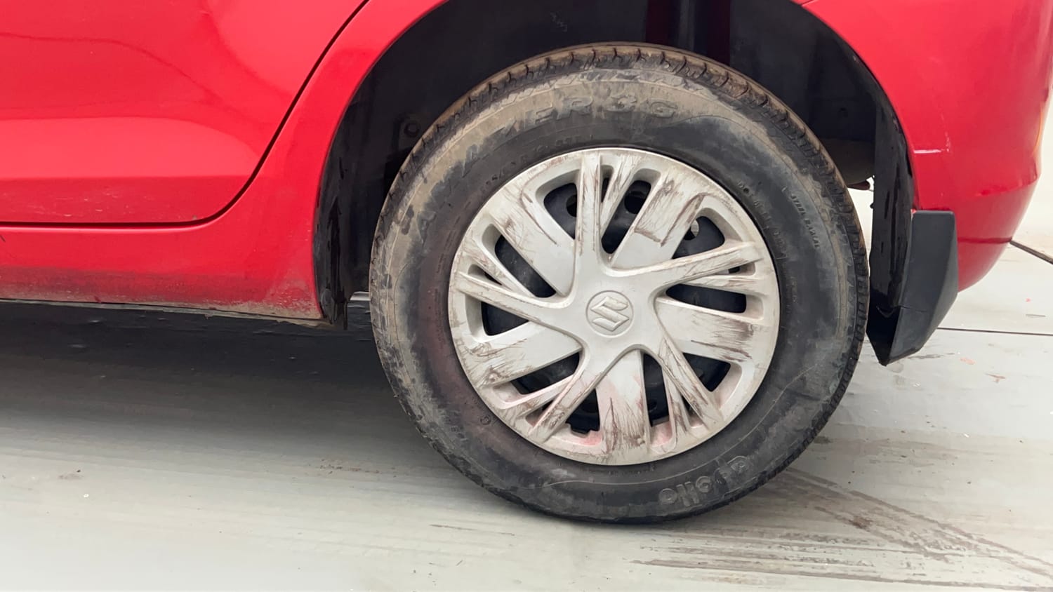 Used 2016 Maruti Suzuki Swift VXi Petrol Manual tyres LEFT REAR TYRE RIM VIEW