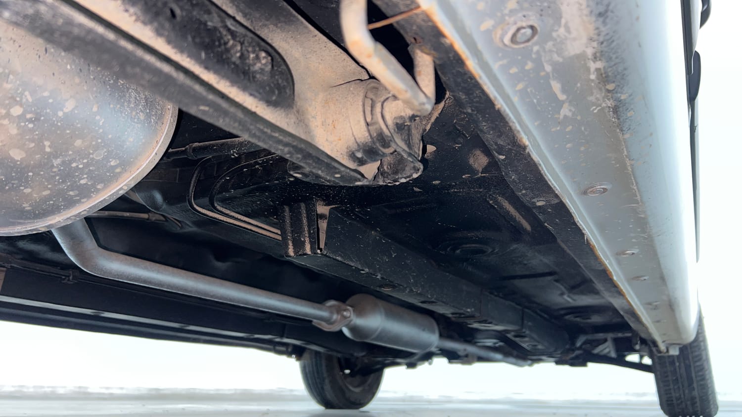 Used 2013 Maruti Suzuki Wagon R VXI Petrol Manual extra REAR RIGHT UNDERBODY VIEW