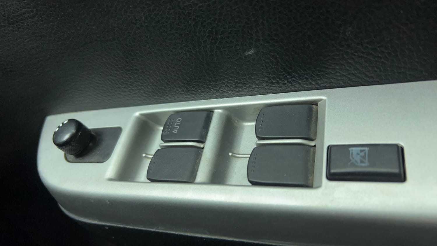 Used 2013 Maruti Suzuki Wagon R VXI Petrol Manual top_features Power windows