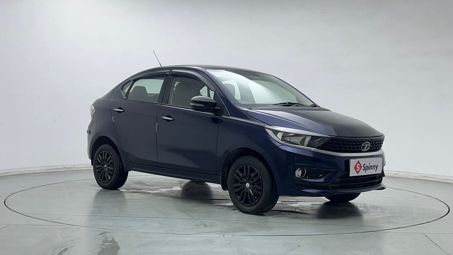Used 2022 Tata Tigor XZ CNG Cng Manual exterior RIGHT FRONT CORNER VIEW