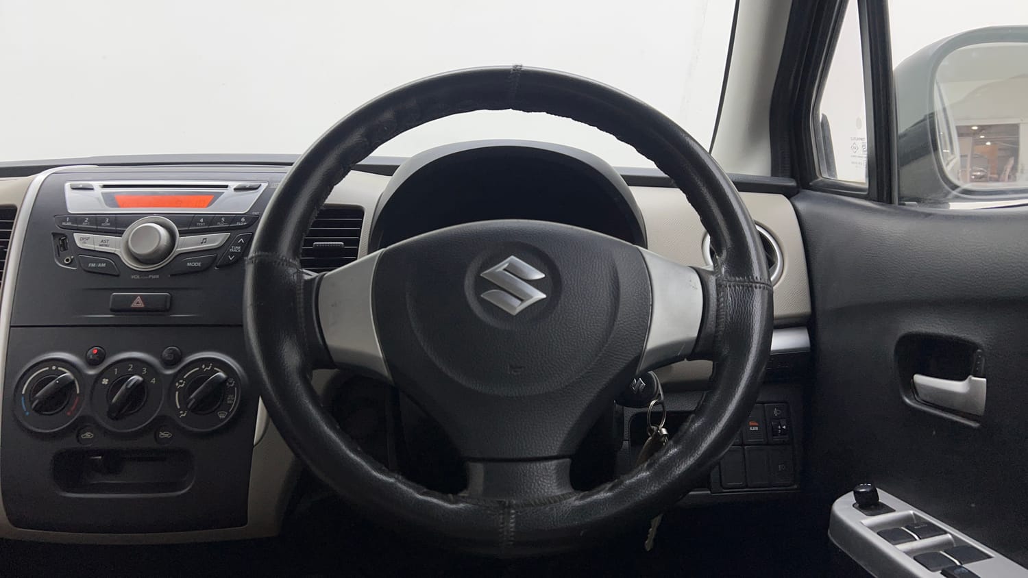 Used 2013 Maruti Suzuki Wagon R VXI Petrol Manual interior STEERING VIEW