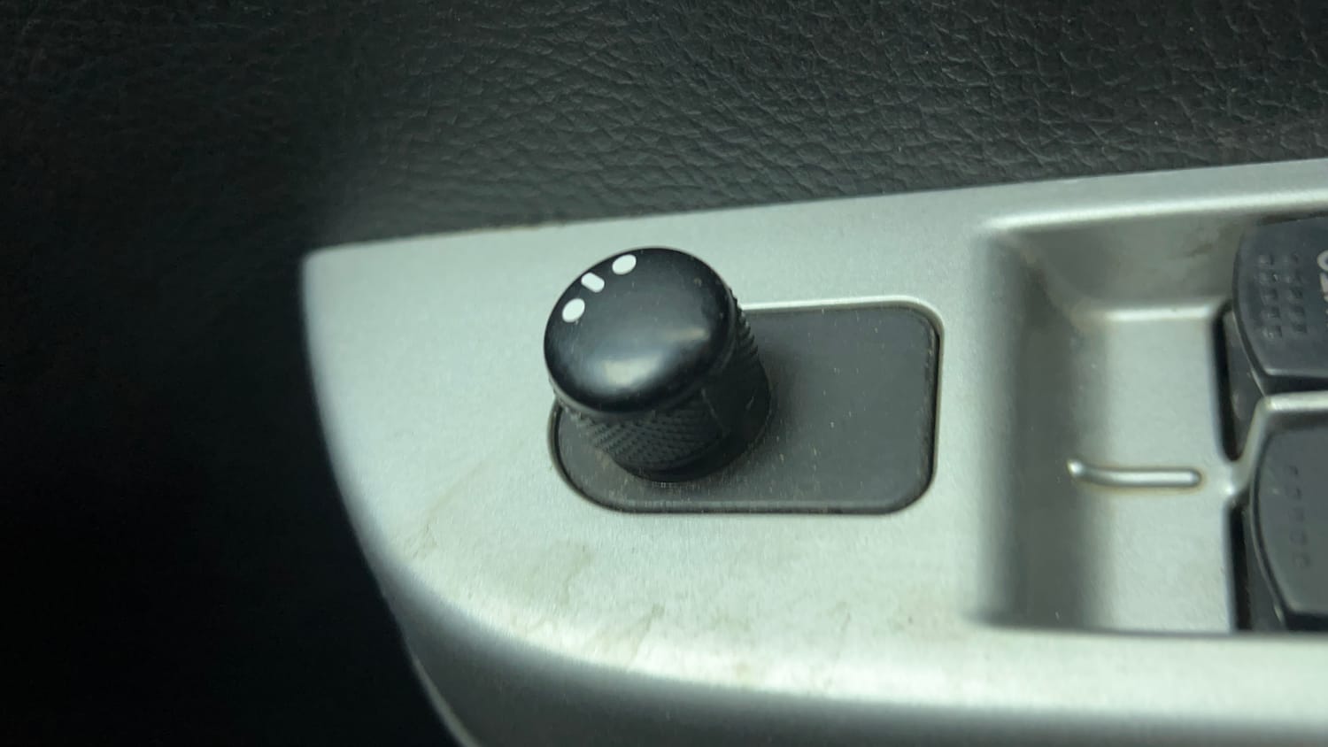 Used 2013 Maruti Suzuki Wagon R VXI Petrol Manual top_features Adjustable ORVM