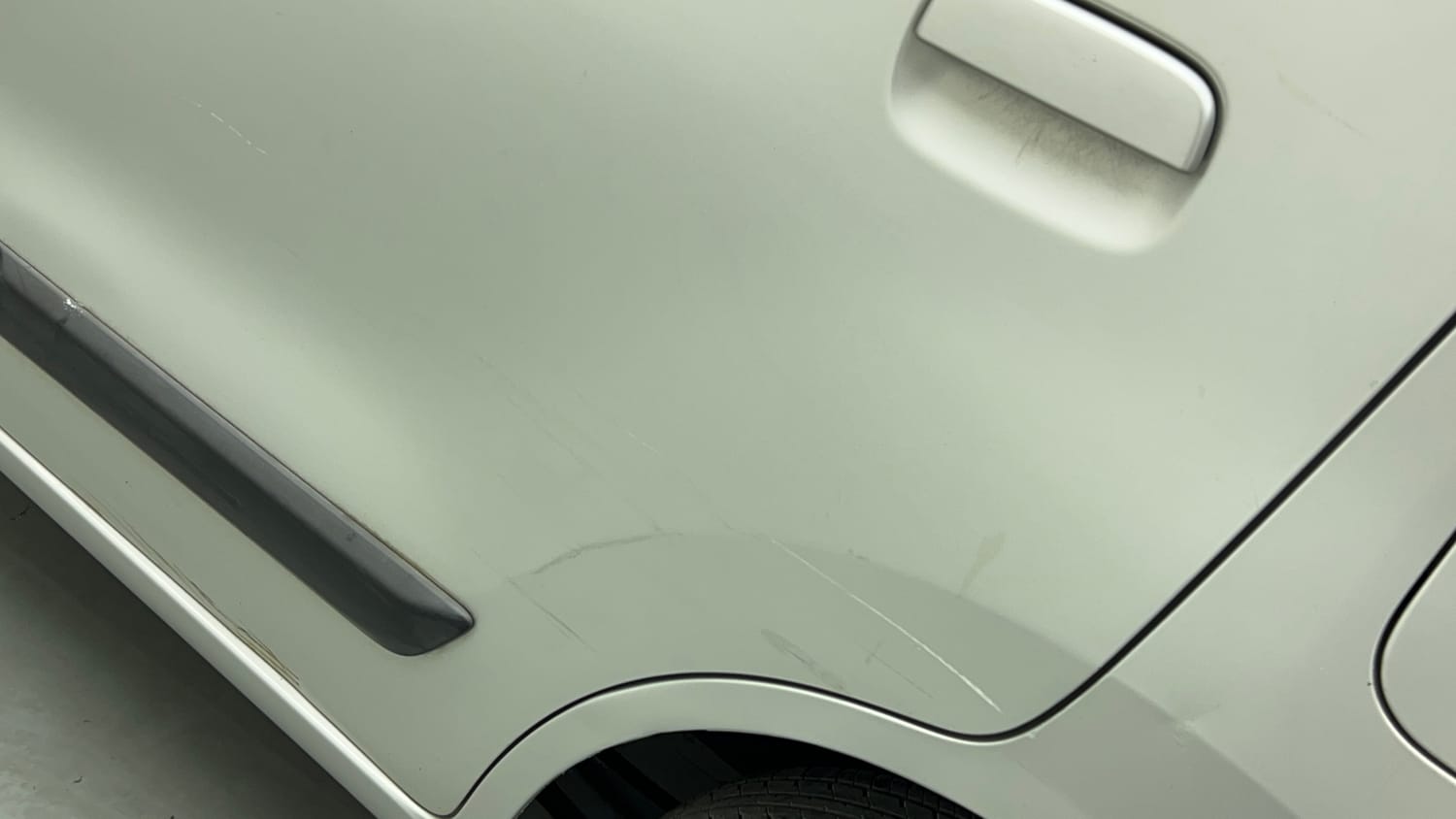 Used 2013 Maruti Suzuki Wagon R VXI Petrol Manual dents MINOR SCRATCH