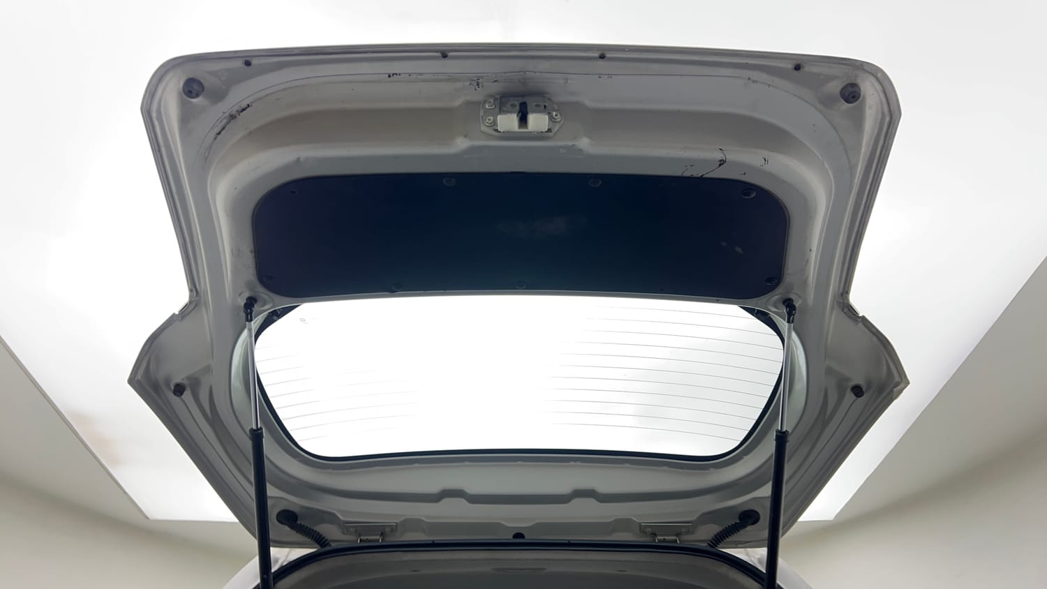 Used 2013 Maruti Suzuki Wagon R VXI Petrol Manual interior DICKY DOOR OPEN VIEW