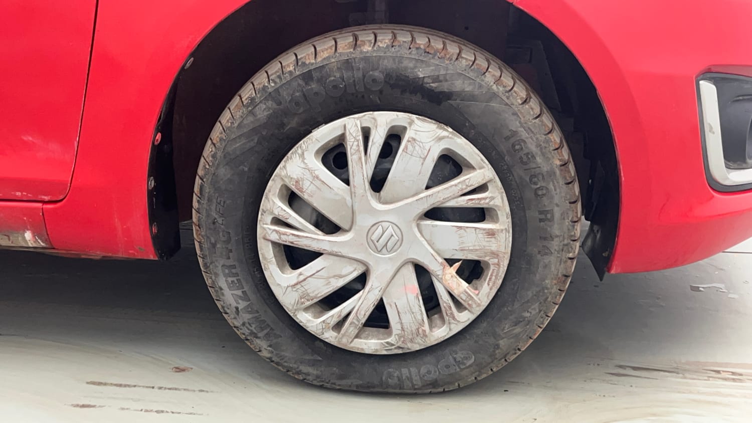 Used 2016 Maruti Suzuki Swift VXi Petrol Manual tyres RIGHT FRONT TYRE RIM VIEW