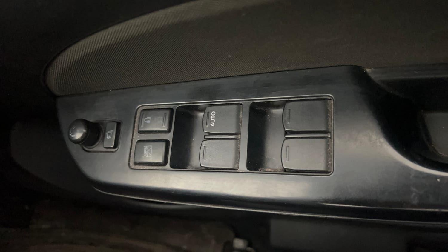 Used 2016 Maruti Suzuki Swift VXi Petrol Manual top_features Power windows