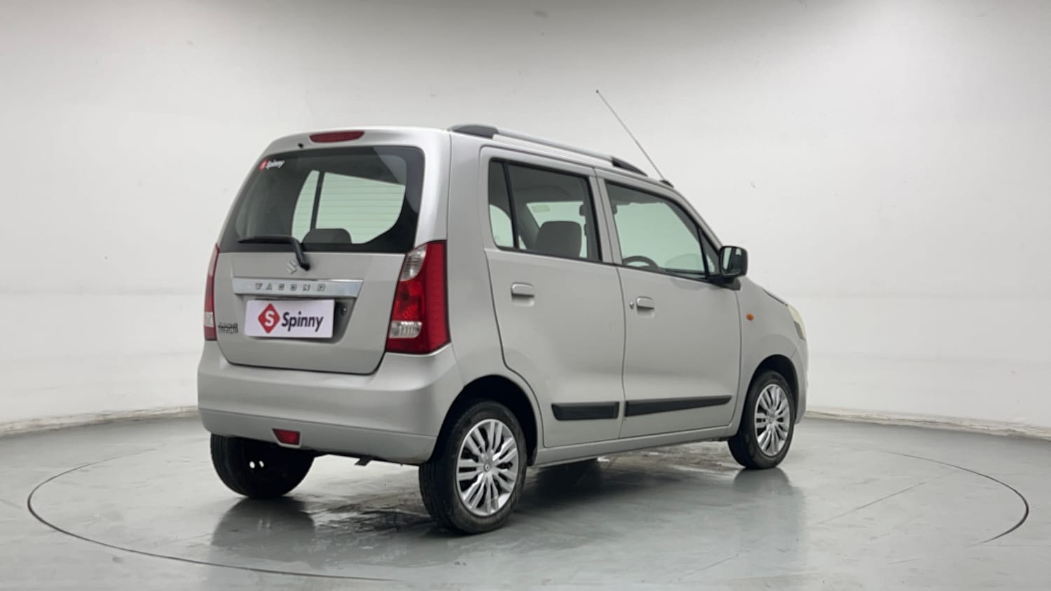 Used 2013 Maruti Suzuki Wagon R VXI Petrol Manual exterior RIGHT REAR CORNER VIEW