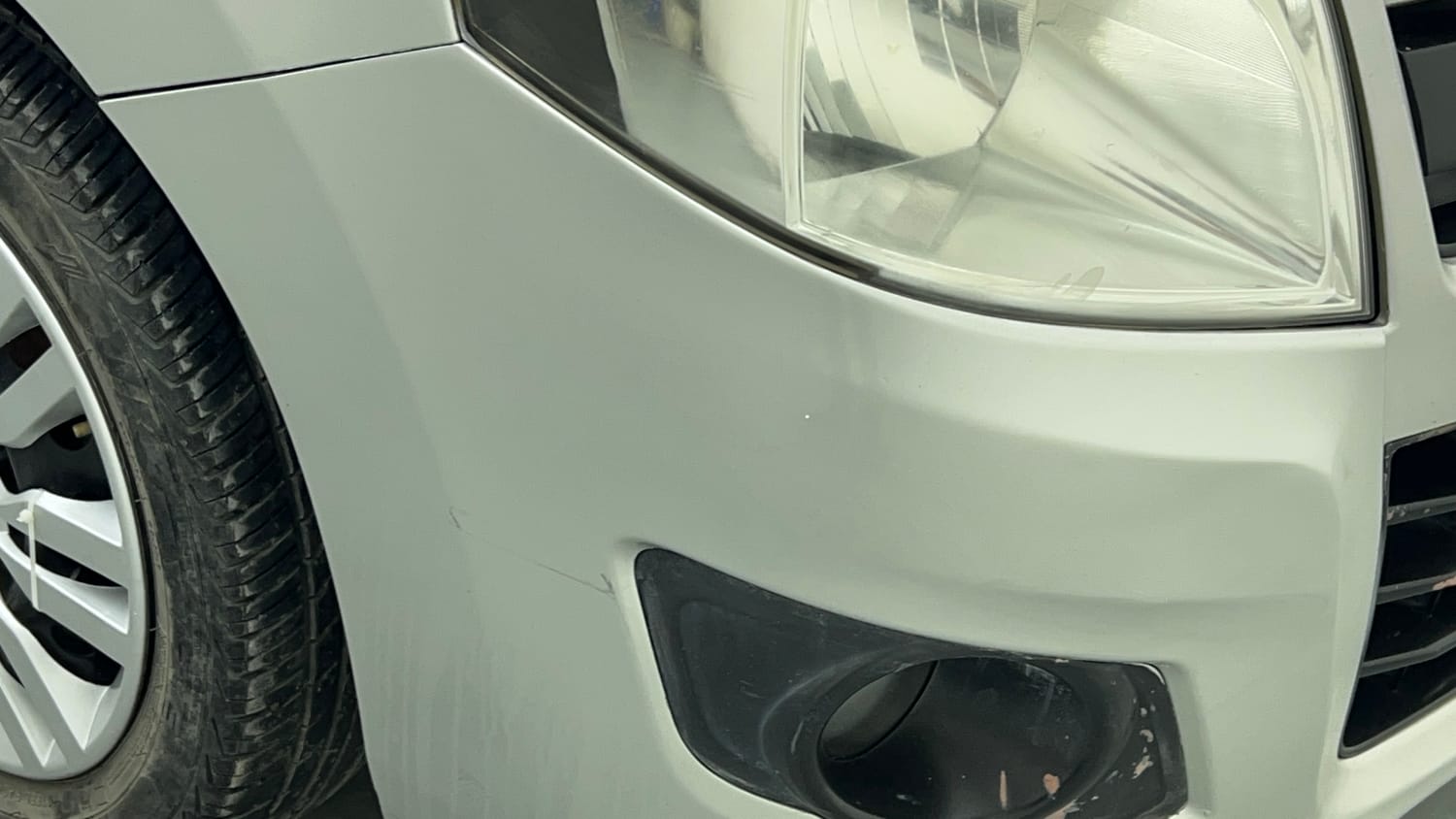 Used 2013 Maruti Suzuki Wagon R VXI Petrol Manual dents MINOR DENT