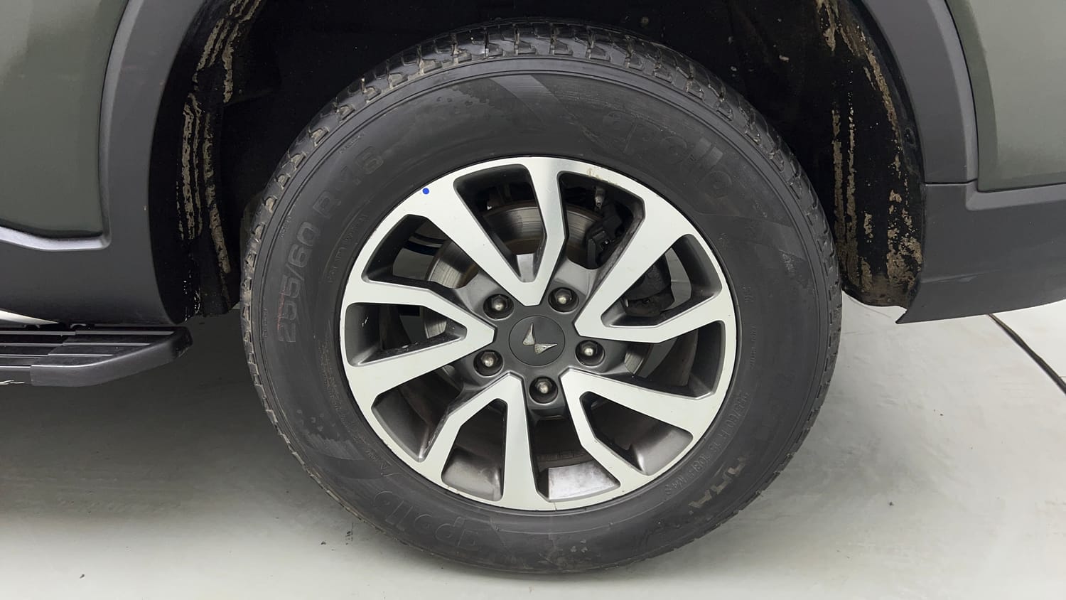 Used 2023 Mahindra Scorpio N Z8 Petrol AT 7 STR Petrol Automatic tyres LEFT REAR TYRE RIM VIEW