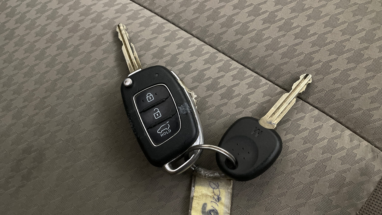 Used 2019 Hyundai Elite i20 Sportz Plus 1.2 Petrol Manual extra CAR KEY VIEW