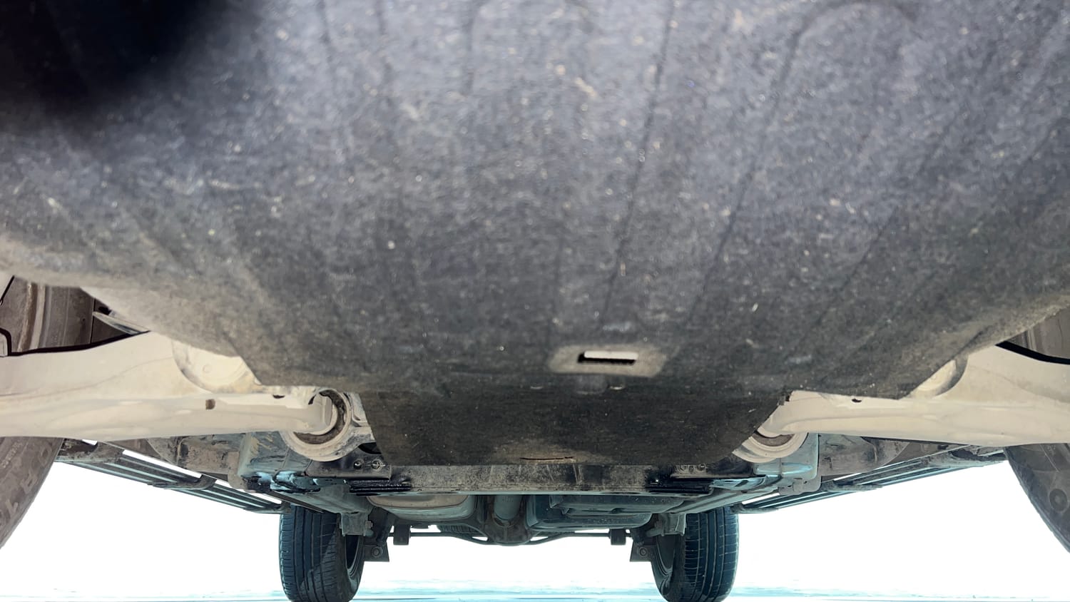 Used 2023 Mahindra Scorpio N Z8 Petrol AT 7 STR Petrol Automatic extra FRONT LEFT UNDERBODY VIEW