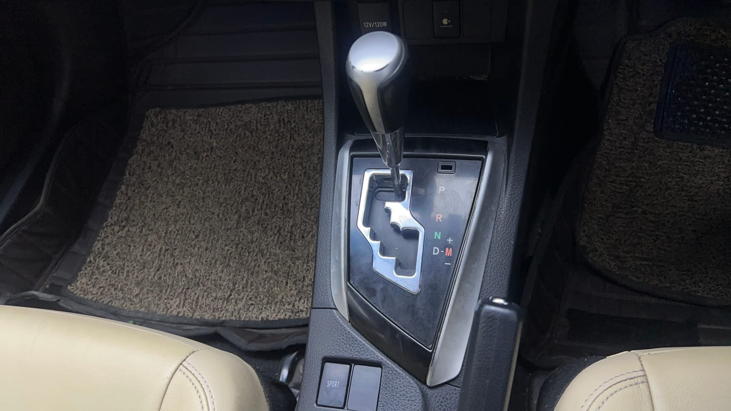 Used 2017 Toyota Corolla Altis VL CVT Petrol Petrol Automatic interior GEAR  KNOB VIEW