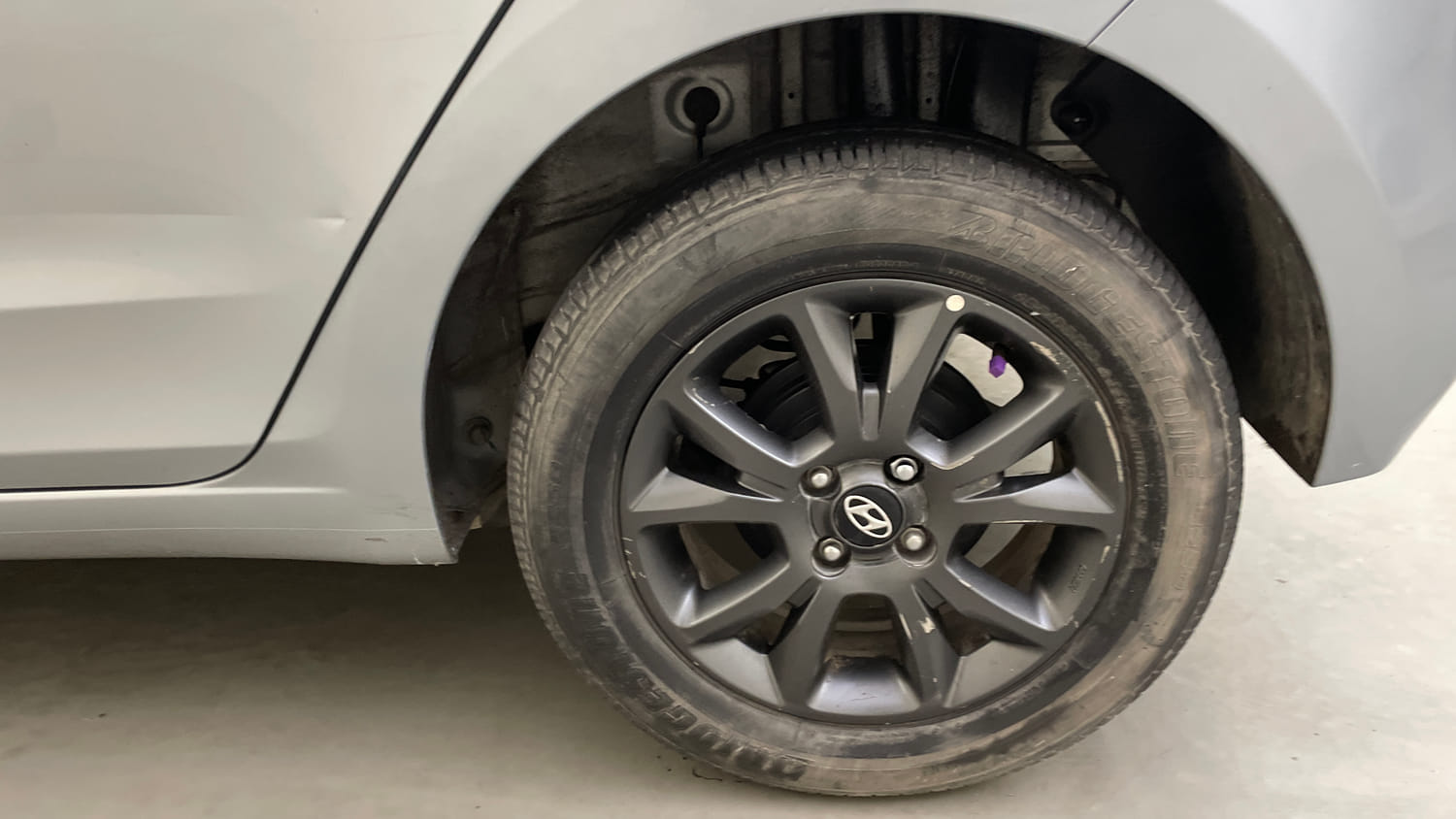 Used 2019 Hyundai Elite i20 Sportz Plus 1.2 Petrol Manual tyres LEFT REAR TYRE RIM VIEW
