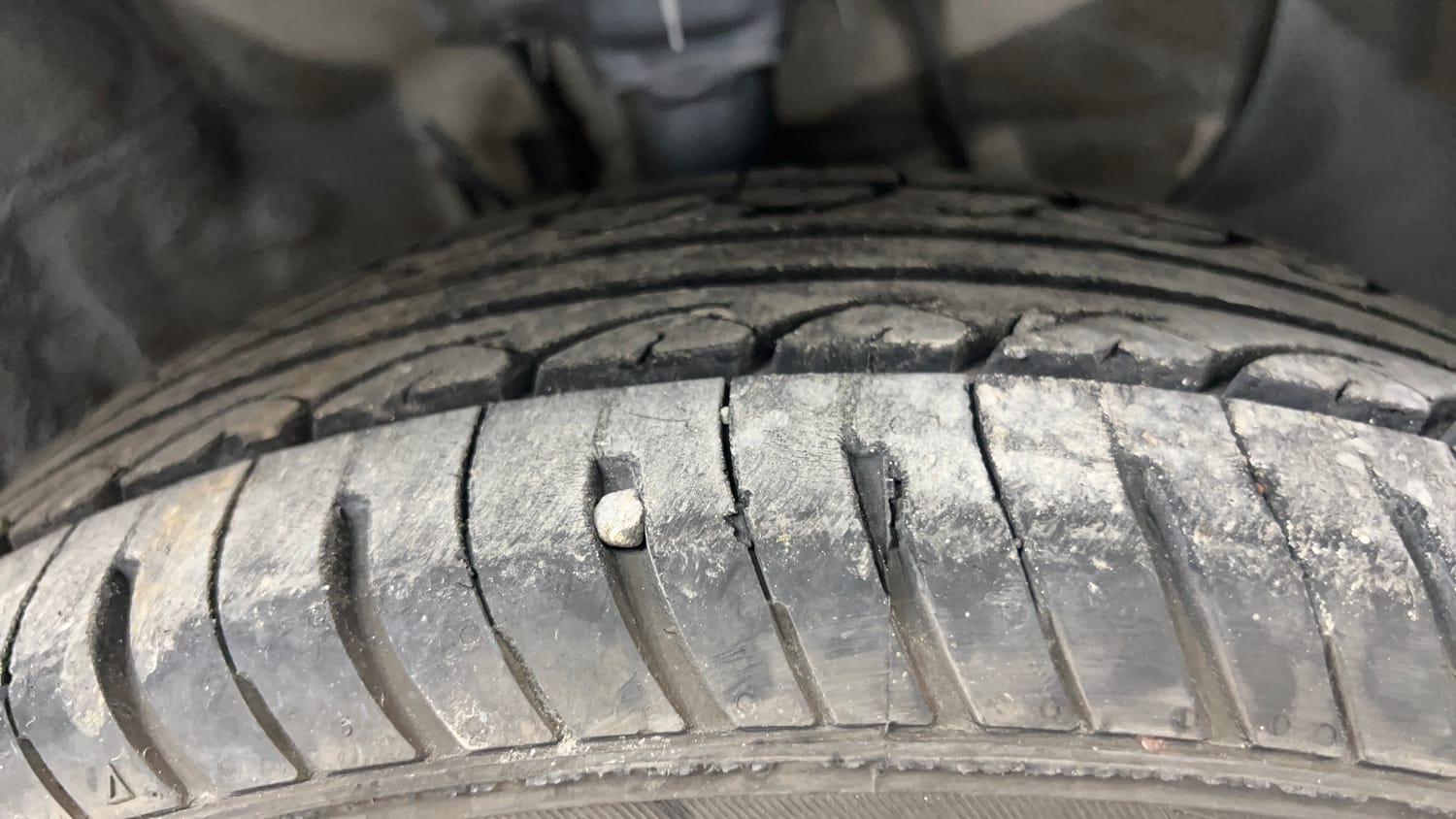 Used 2017 Hyundai Elite i20 Magna 1.2 Petrol Manual tyres RIGHT FRONT TYRE TREAD VIEW