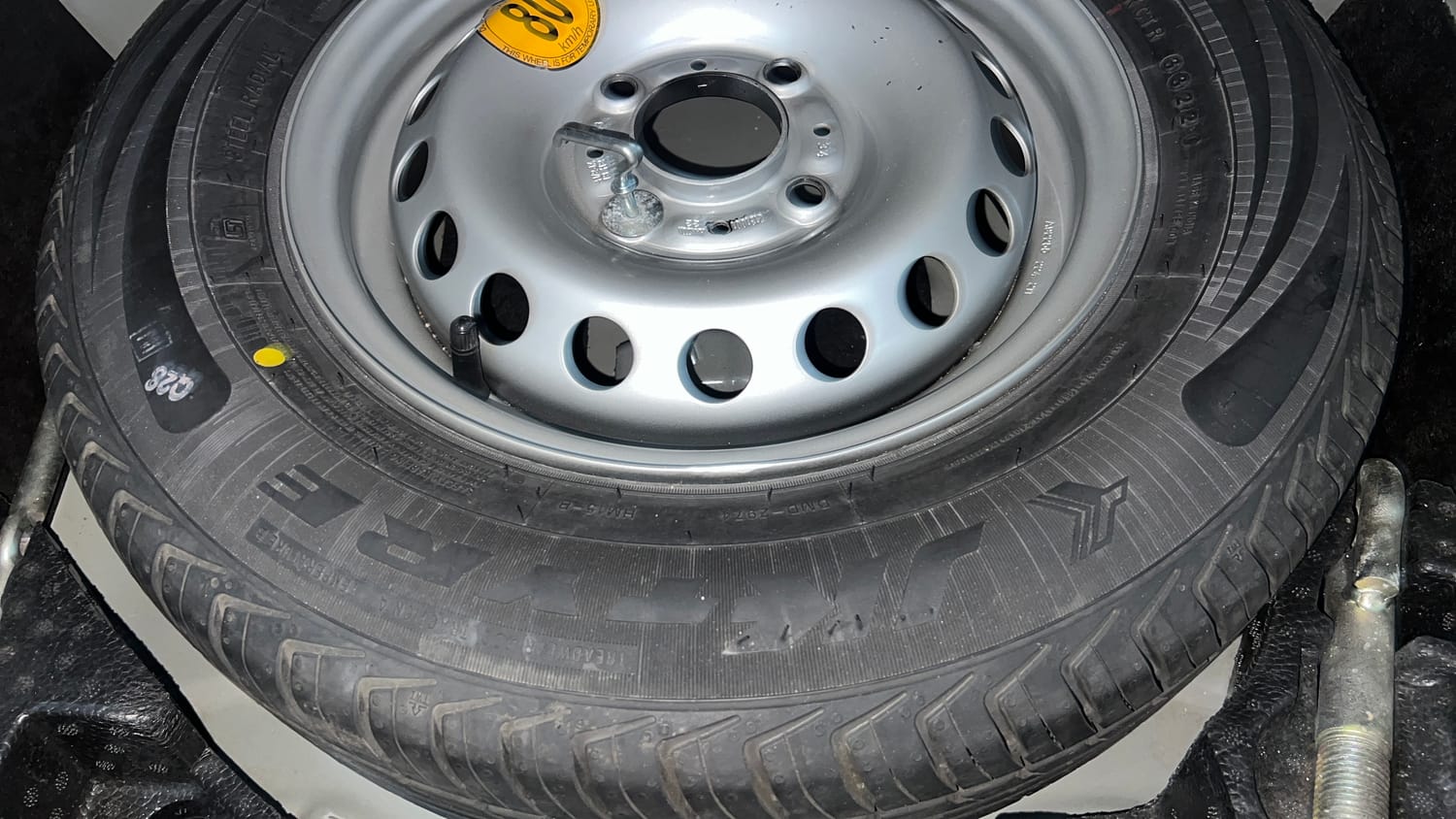 Used 2022 Tata Tigor XZ CNG Cng Manual tyres SPARE TYRE VIEW
