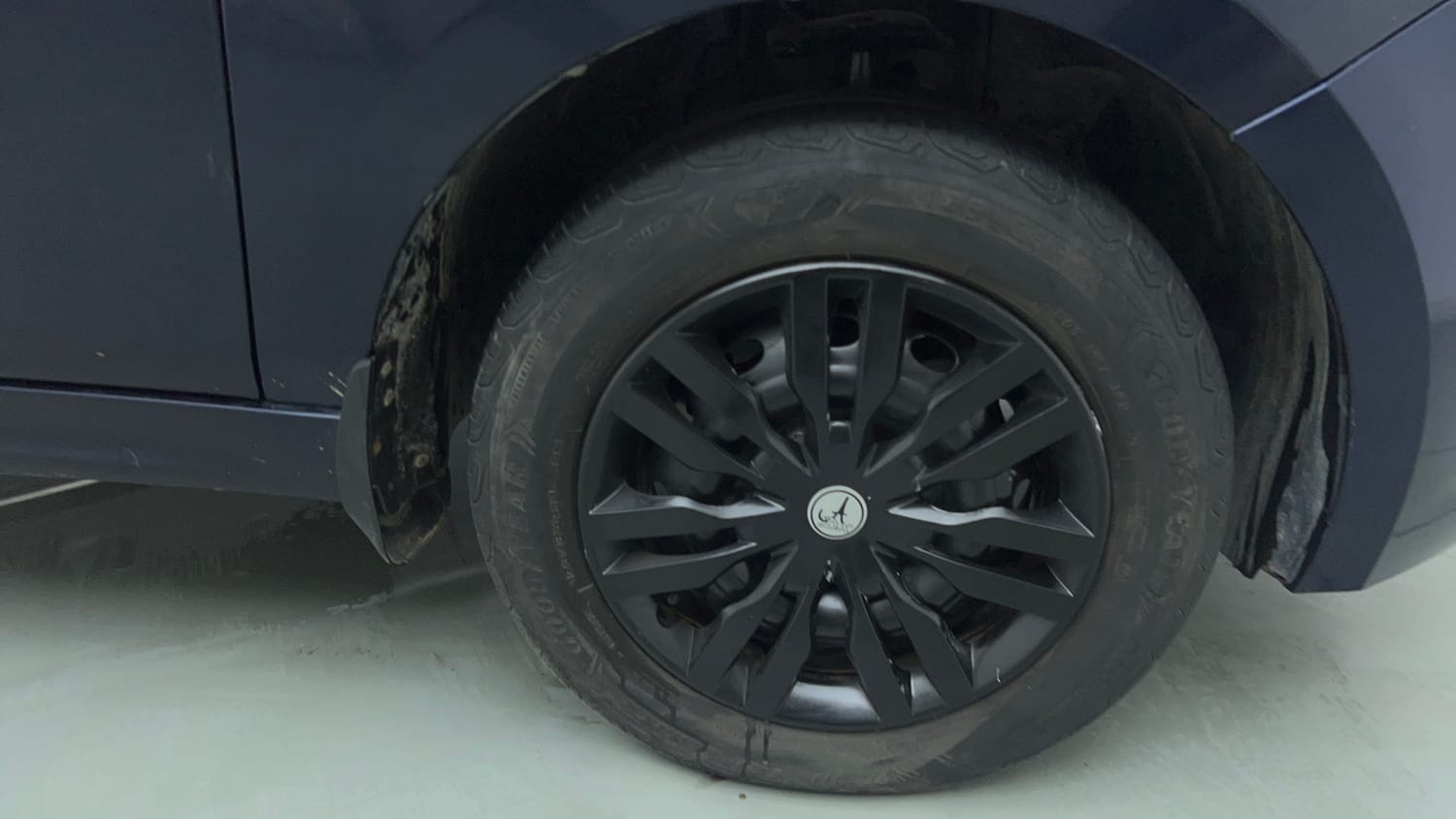 Used 2022 Tata Tigor XZ CNG Cng Manual tyres RIGHT FRONT TYRE RIM VIEW
