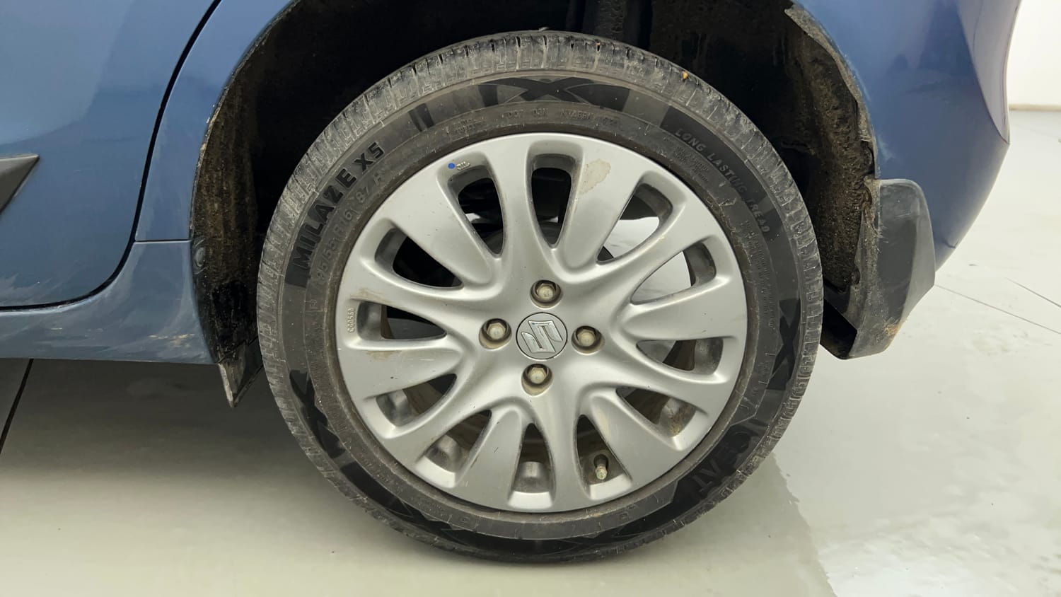 Used 2018 Maruti Suzuki Baleno Zeta 1.2 AT Petrol Automatic tyres LEFT REAR TYRE RIM VIEW