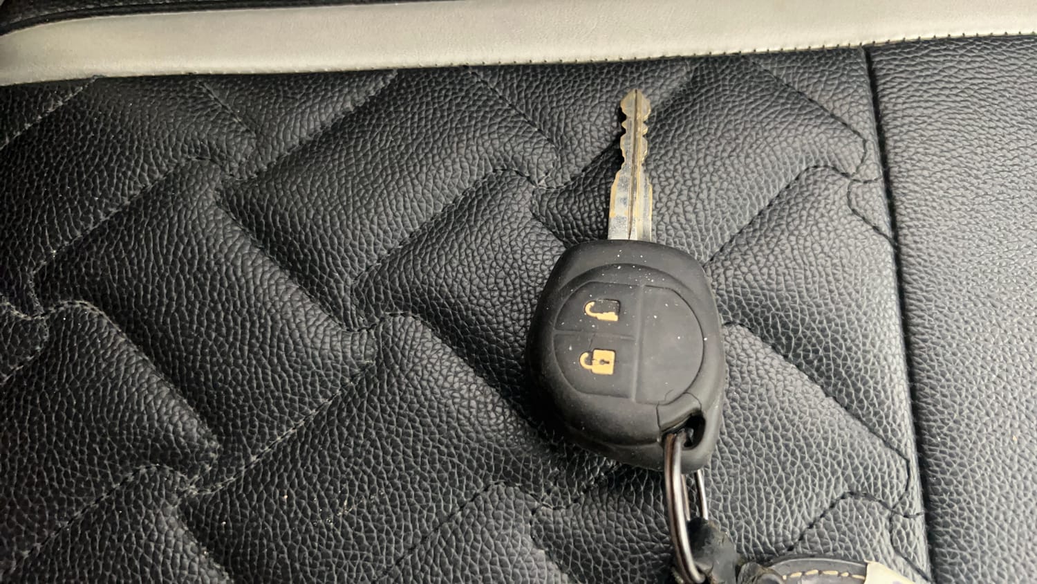Used 2016 Maruti Suzuki Swift VXi Petrol Manual extra CAR KEY VIEW