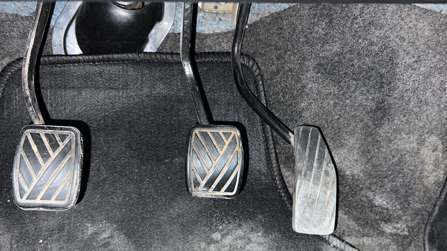 Used 2013 Maruti Suzuki Wagon R VXI Petrol Manual interior PEDALS VIEW